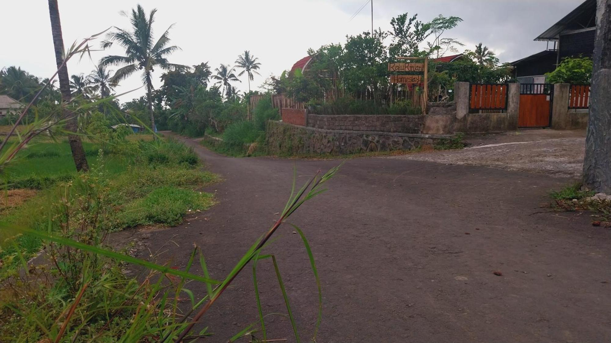 Raturinjani Homestay Selong Exterior photo