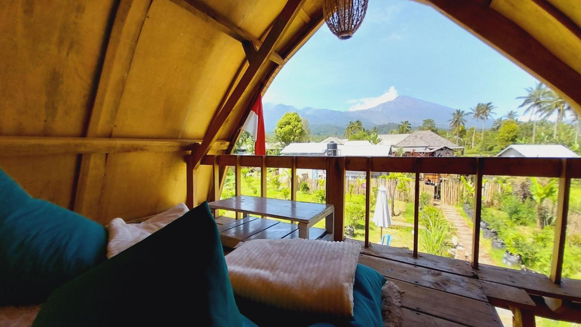 Raturinjani Homestay Selong Exterior photo