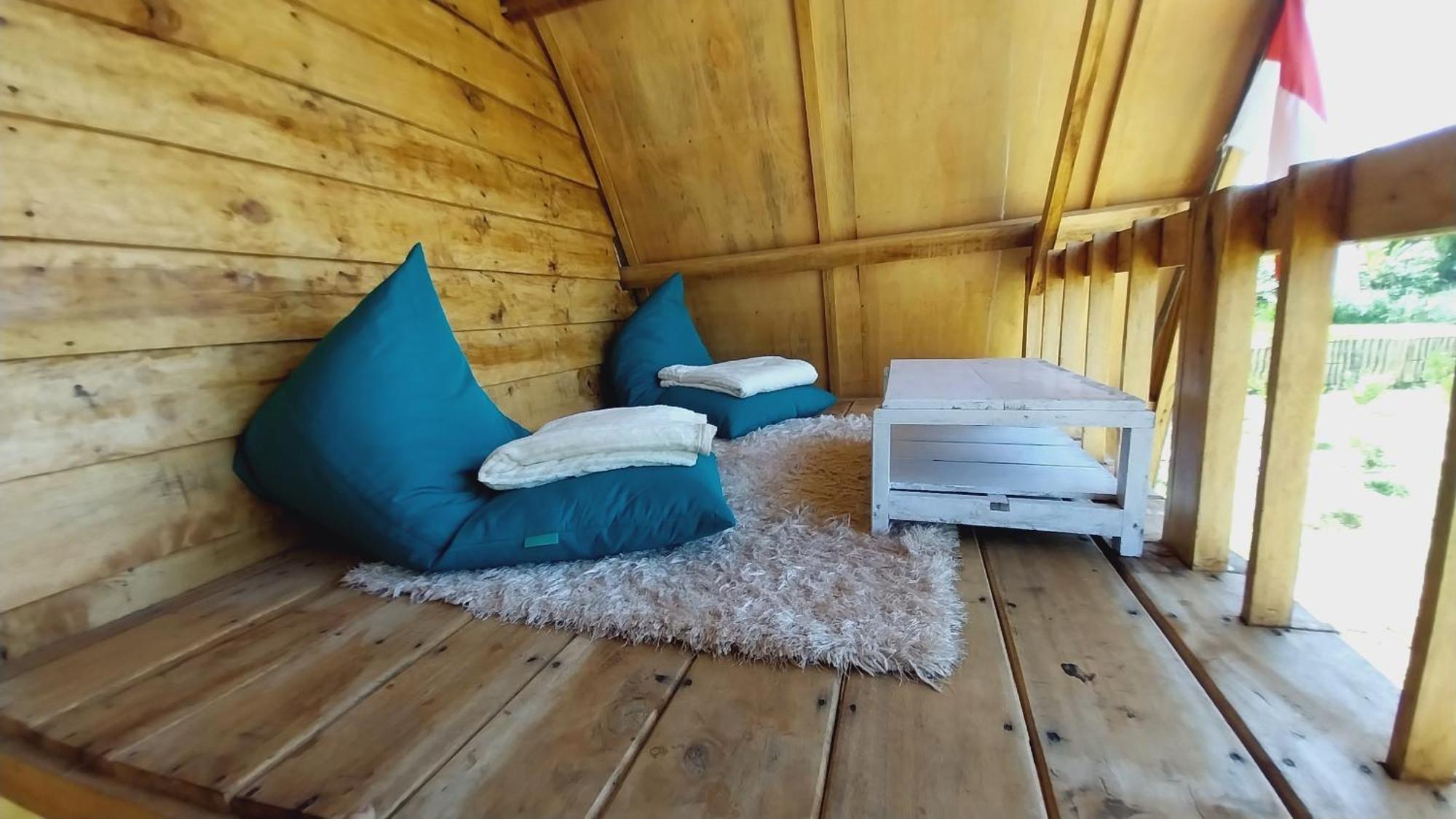 Raturinjani Homestay Selong Exterior photo