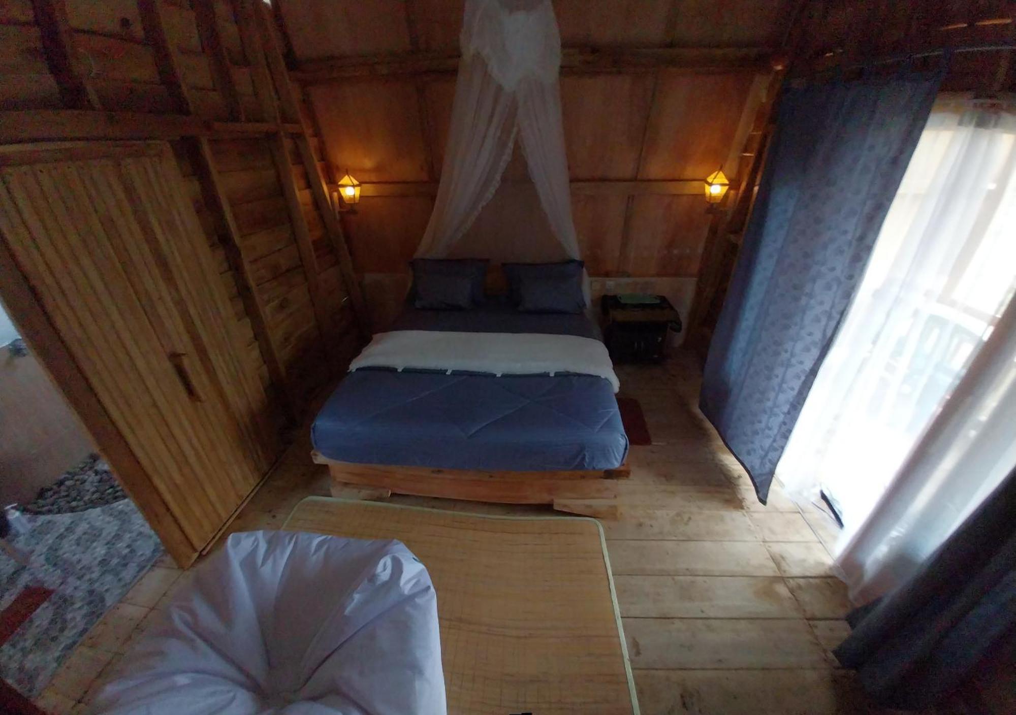 Raturinjani Homestay Selong Exterior photo