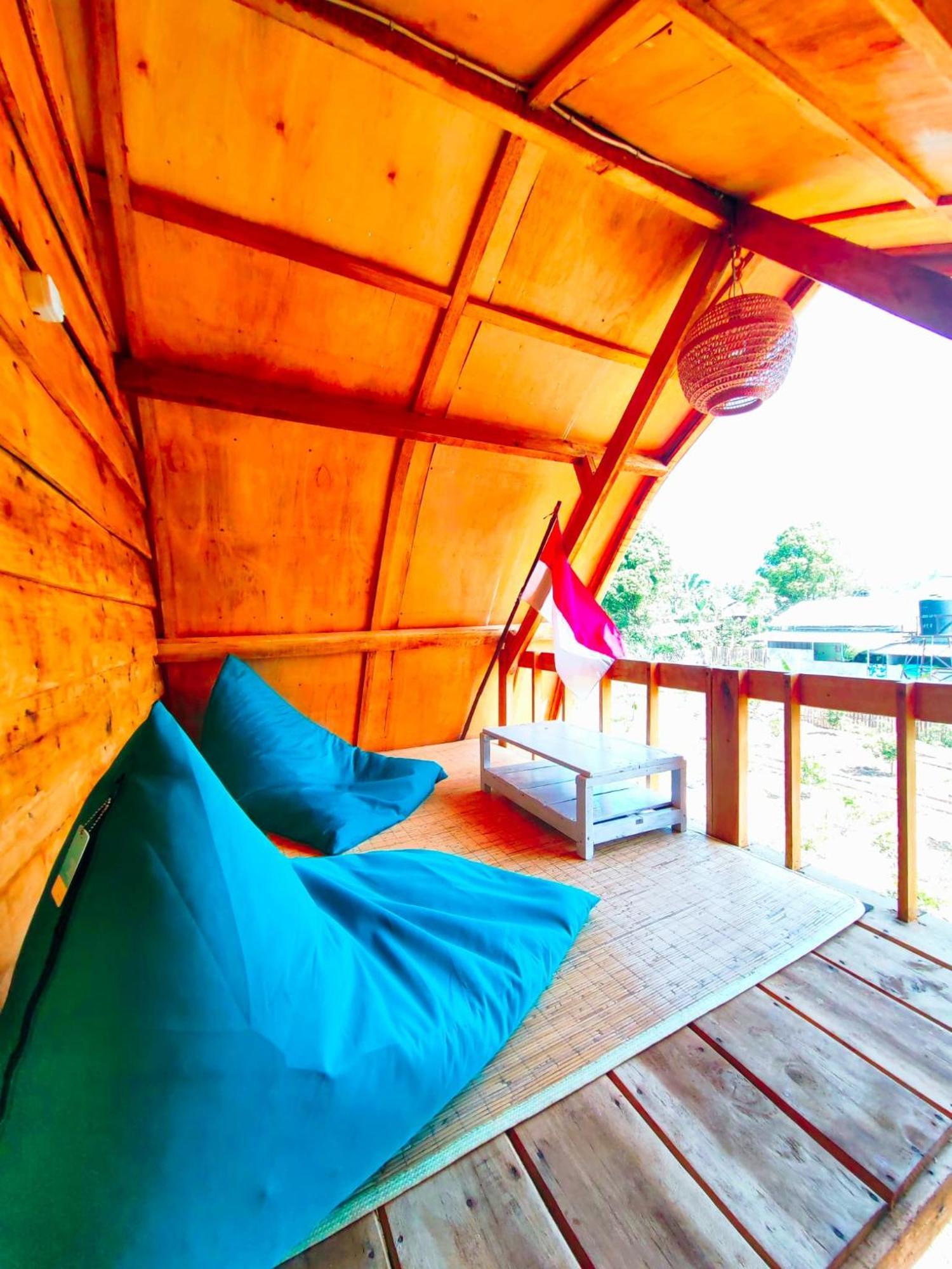 Raturinjani Homestay Selong Exterior photo