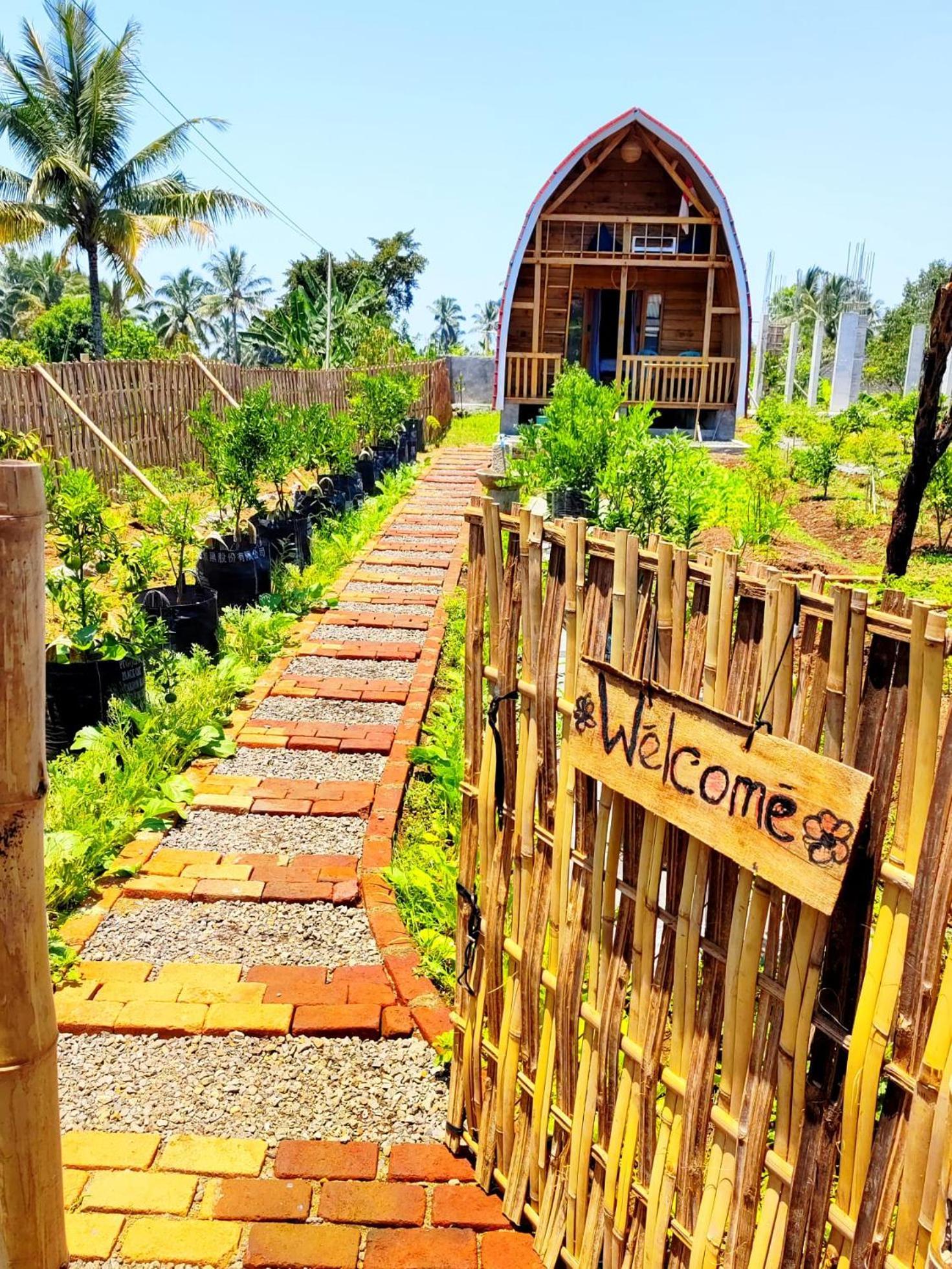 Raturinjani Homestay Selong Exterior photo