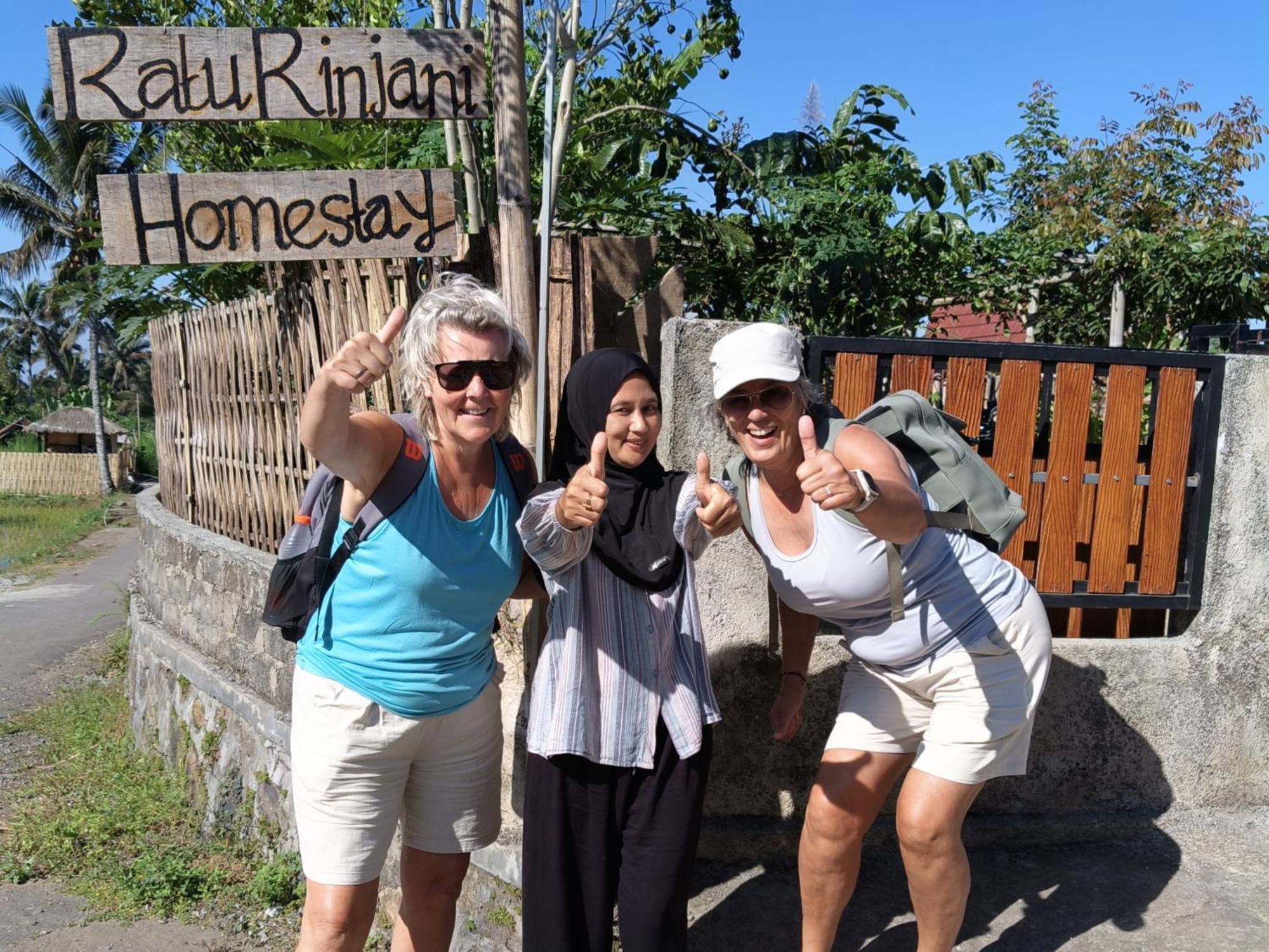 Raturinjani Homestay Selong Exterior photo