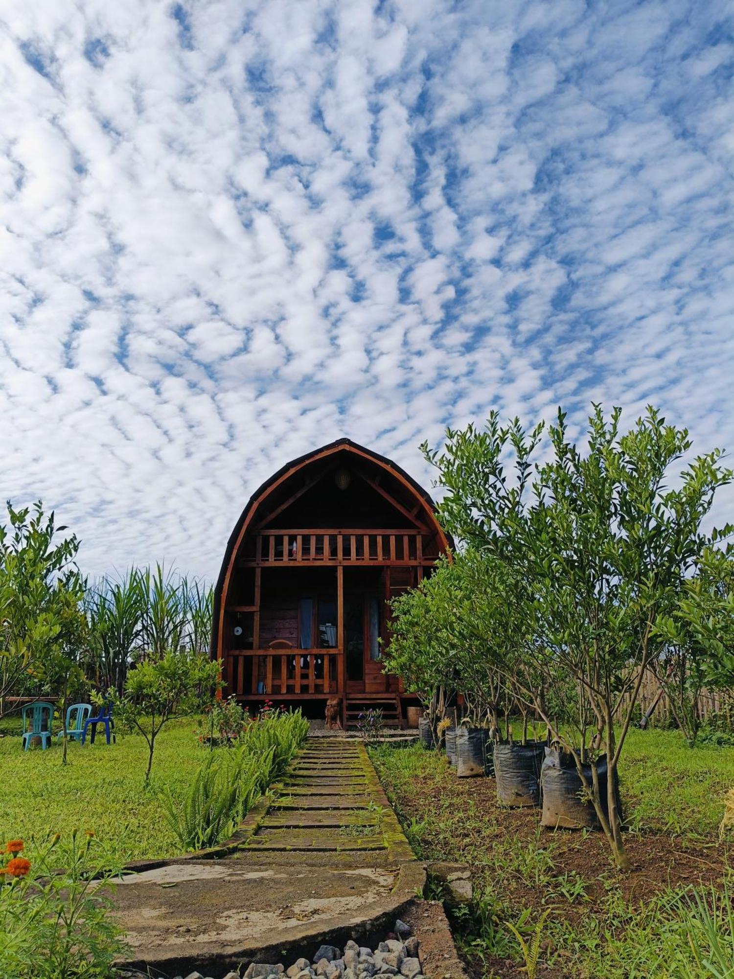 Raturinjani Homestay Selong Exterior photo