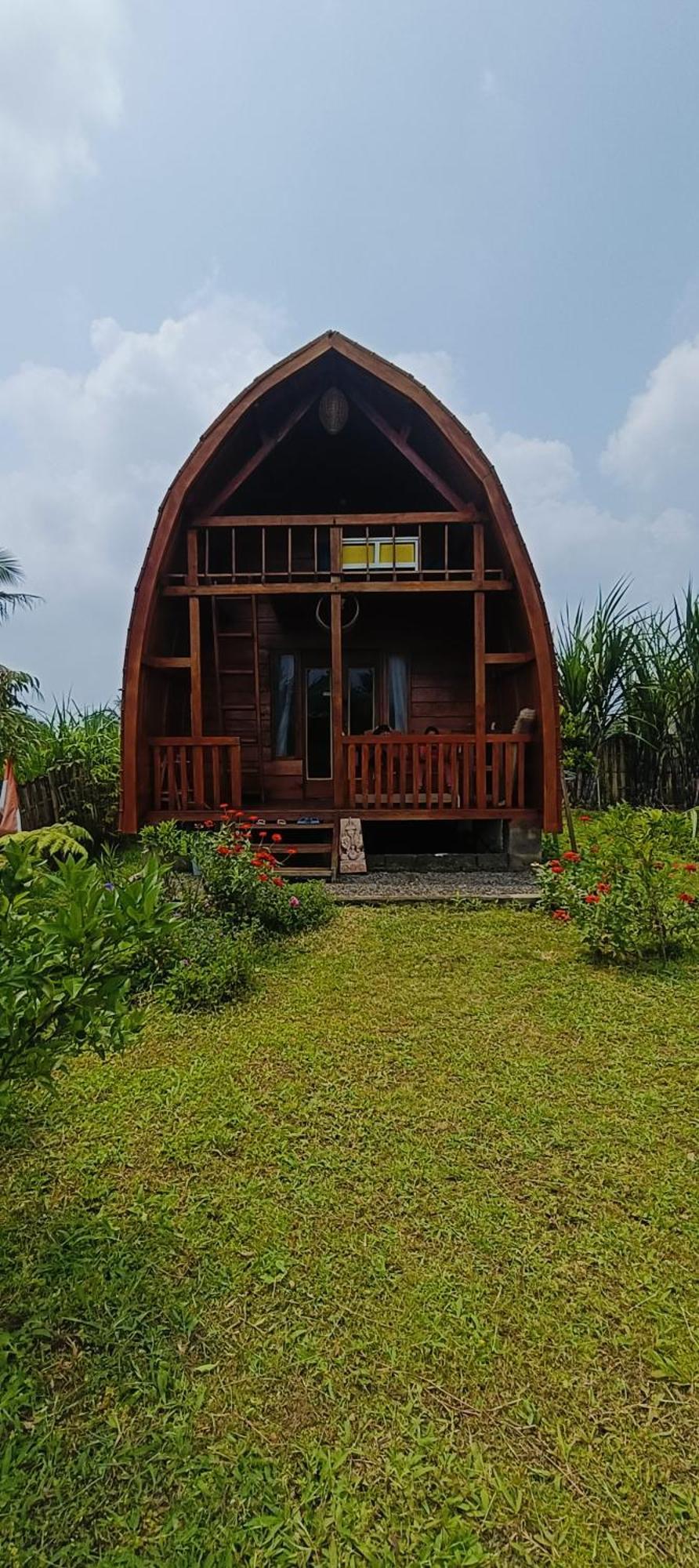 Raturinjani Homestay Selong Exterior photo